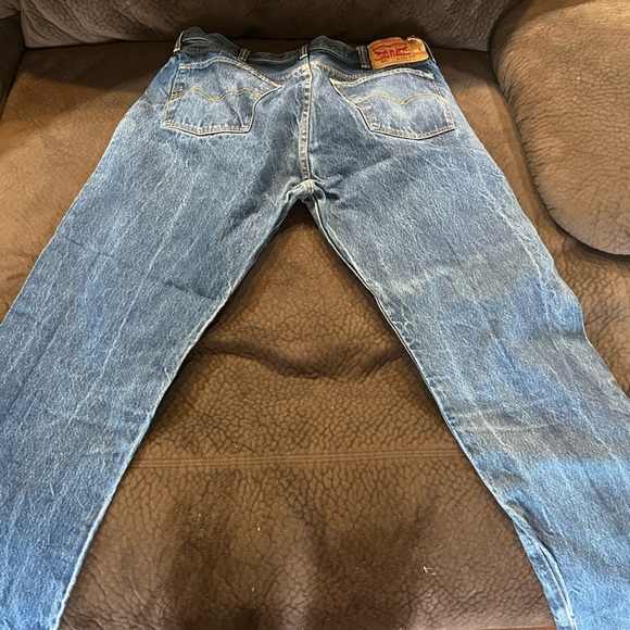 Levi's - Picture 2 of 5